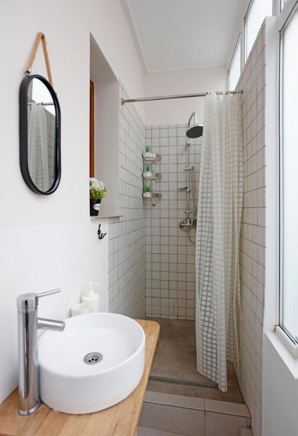 Classy 2 Bedroom Apartment In City Center Бухарест Экстерьер фото